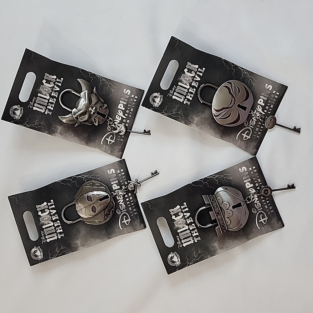 NWT Disney Unlock The Evil Limited Edition 4000 Set of 4 Villans Trading Pins